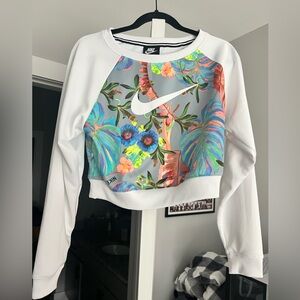 Nike Sweatshirt (women’s small)